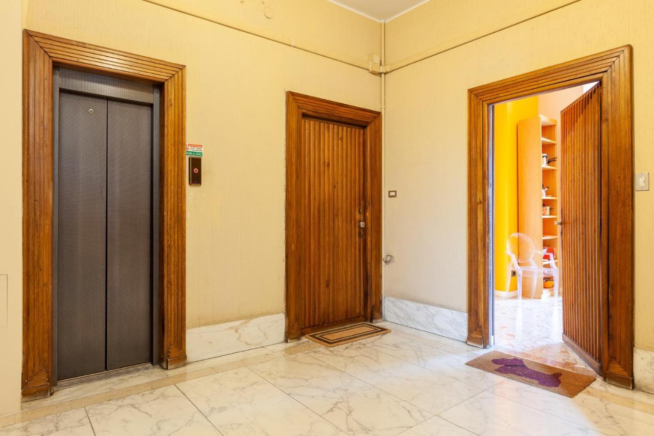 Ticinese Master Guest Apartment Close To Duomo Milan Bagian luar foto